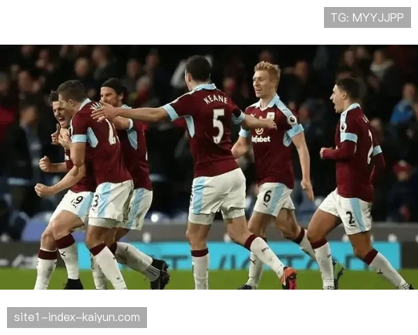 富勒姆主场逆转伯恩利取关键三分 欧战席位争夺仍存希望